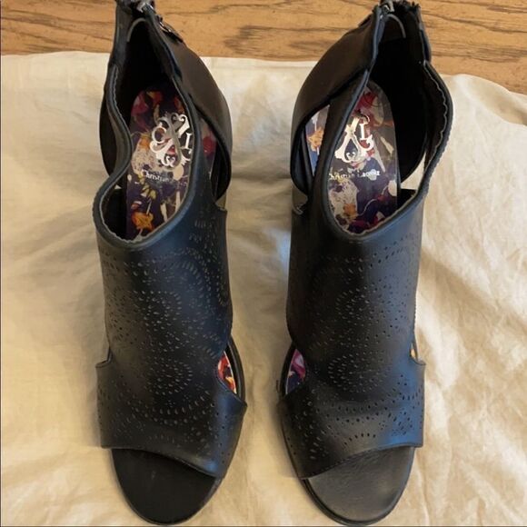 CHRISTIAN LACROIX BLACK BLOCK HEEL SHOOTIE… - Picture 4 of 7